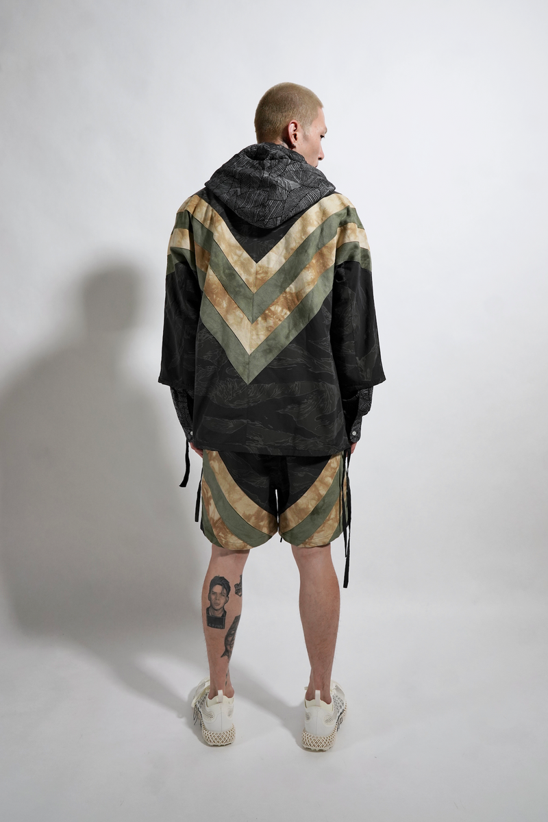 SPORT SEAM SHORT