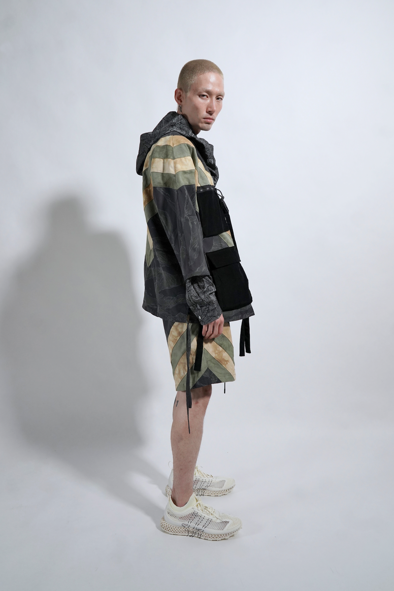 SPORT SEAM SHORT