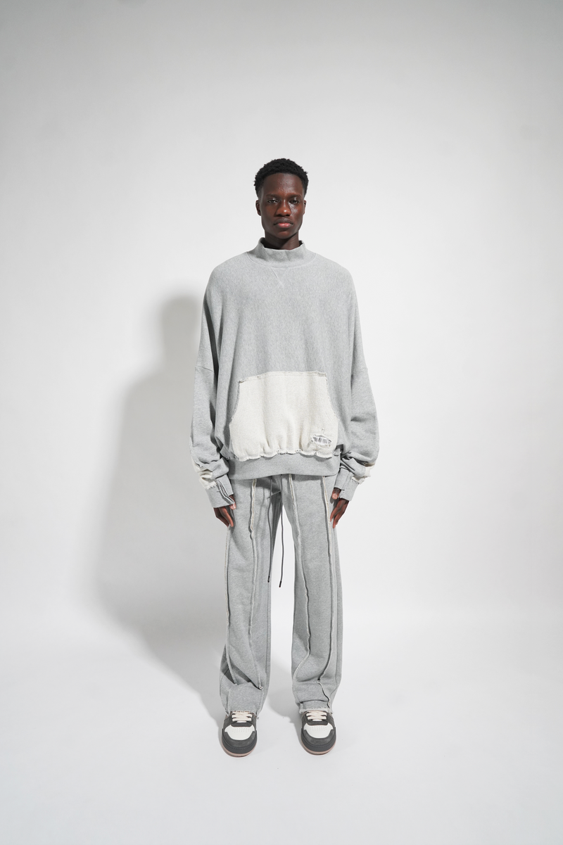 OVERSIZED MOCK NECK CREWNECK
