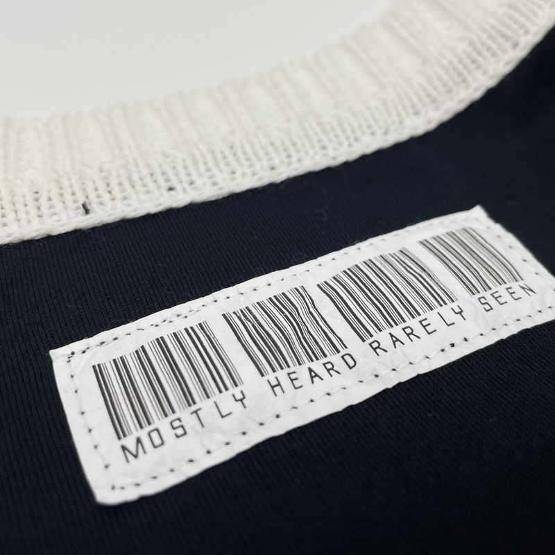 SWEATER COLLAR BRANDED TEE
